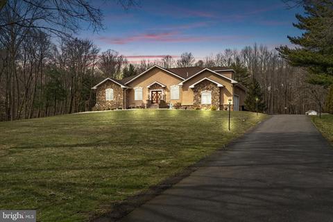 8 W Manor Way, Robbinsville, NJ 08691