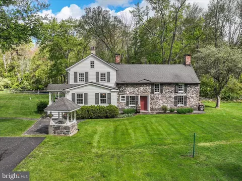 87 Featherbed Ln, Hopewell, NJ 08525
