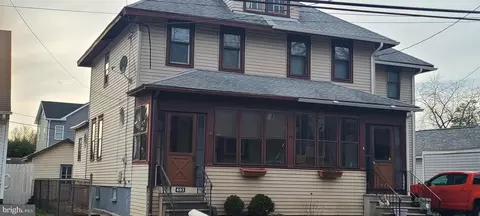 693 Klockner Rd, Trenton, NJ 08619