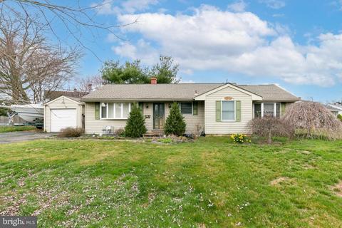 41 Sunset Blvd, Hamilton, NJ 08690