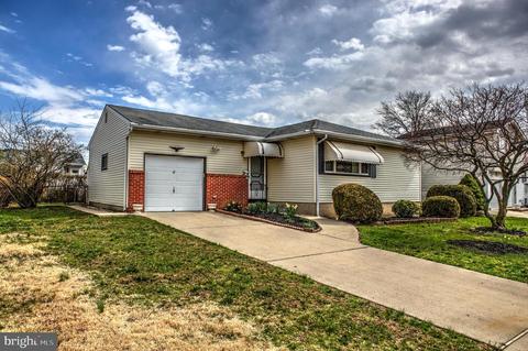 8 Vista Rd, Hamilton, NJ 08690