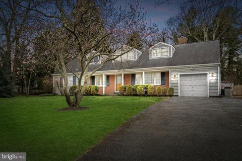 4 Manor Ave, Princeton, NJ 08540