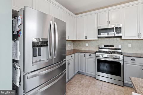 442 Masterson Ct, Ewing, NJ 08618 photo 9