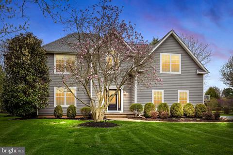 3 The Kings Path, Hopewell, NJ 08525