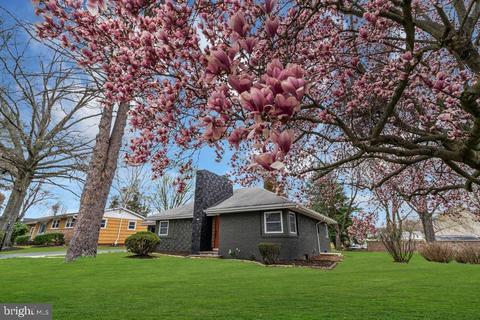 193 Woodland Ave, Ewing, NJ 08638