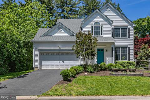 8 Robert Rd, Princeton, NJ 08540