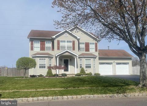28 Erica Lynne Way, Hamilton, NJ 08690