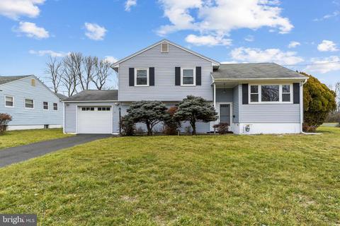 11 Sherbrooke Rd, Ewing, NJ 08638