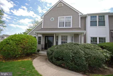 10 Hopkinson Ct, Hightstown, NJ 08520