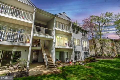 25 Aspen Ct, Hamilton, NJ 08619
