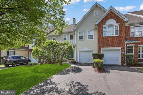406 Bollen Ct, Pennington, NJ 08534