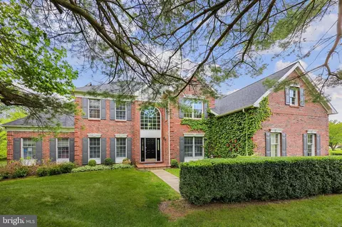 36 Newport Dr, Princeton Junction, NJ 08550