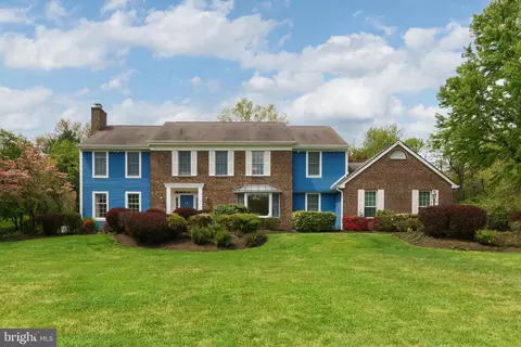 3 Foxcroft Dr, Princeton, NJ 08540