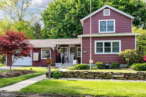 22 Allen St, Hamilton, NJ 08620