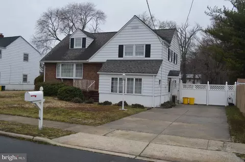 16 Lorraine Dr, Hamilton, NJ 08619
