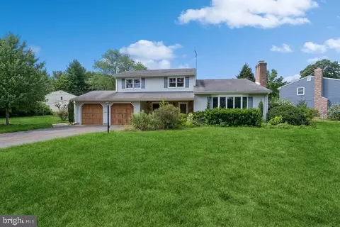 168 Oak Creek Rd, East Windsor, NJ 08520
