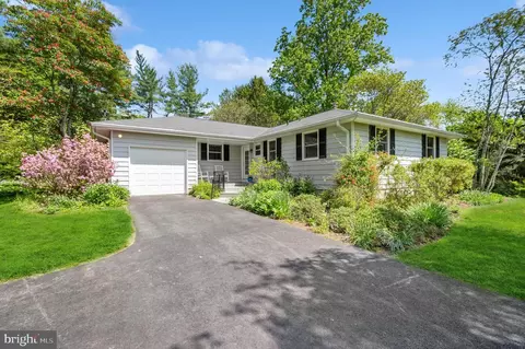 264 Lambertville Hopewell Rd, Hopewell, NJ 08525