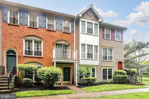 53 Versailles Ct #B1, Hamilton, NJ 08619