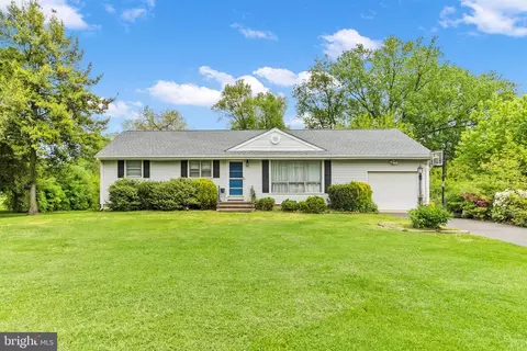 101 Hillside Dr, Robbinsville, NJ 08691