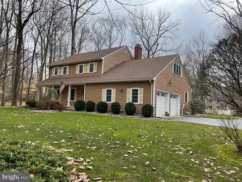 12 Birchwood Ct, Princeton Junction, NJ 08550