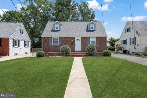34 Stratford Ave, Ewing, NJ 08618