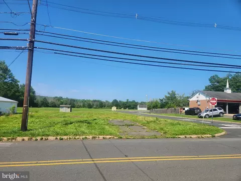 61 Princeton Ave, Hopewell, NJ 08525