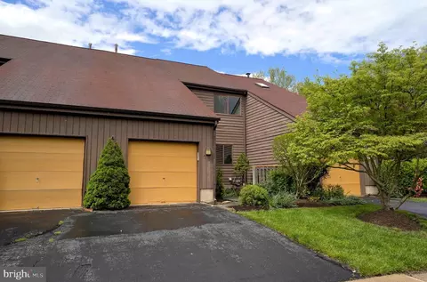 20 Jacob Ct, Ewing, NJ 08628