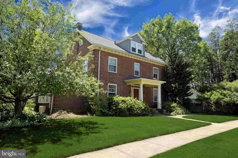 121 Kensington Ave, Trenton, NJ 08618