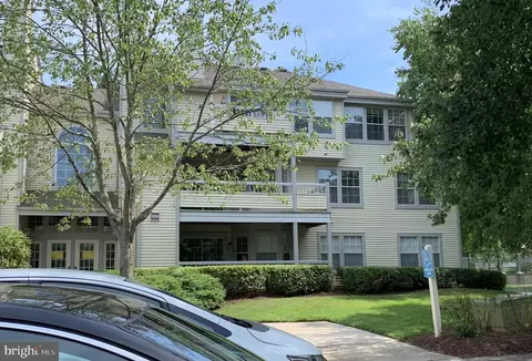 308 Trinity Ct #8, Princeton, NJ 08540