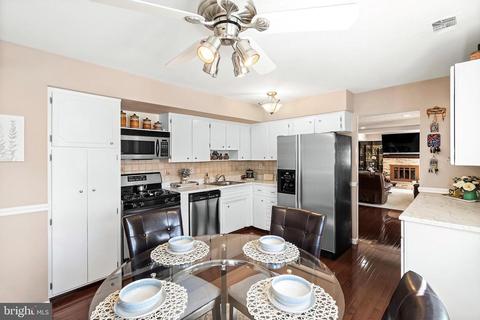 23 Blue Devil Ln, Hamilton, NJ 08619 photo 8