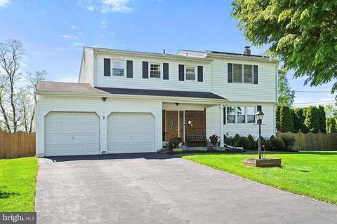23 Blue Devil Ln, Hamilton, NJ 08619 photo 1