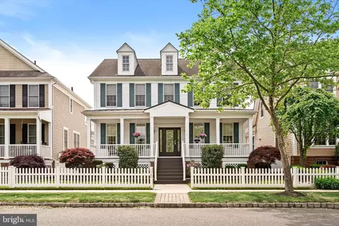1166 Lake Dr E, Robbinsville, NJ 08691