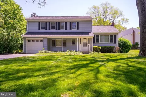 44 Rocky Brook Rd, Cranbury, NJ 08512