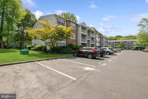 70 Holly Ct, Hamilton, NJ 08619