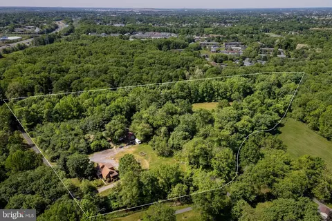 471 Cypress Ln, Hamilton, NJ 08619