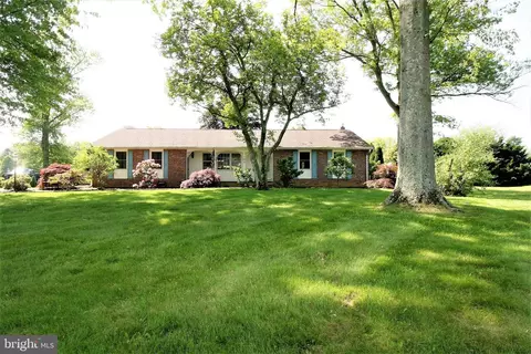 750 Windsor Perrineville Rd, Hightstown, NJ 08520