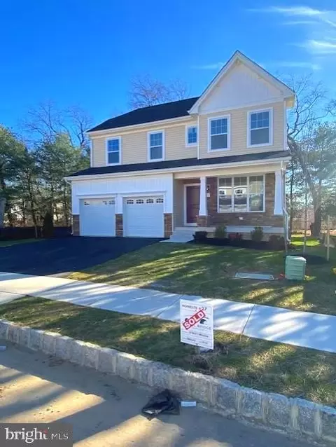 27 Misty Meadow Ln, Hamilton, NJ 08619