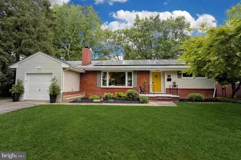 56 Roxboro Rd, Lawrenceville, NJ 08648