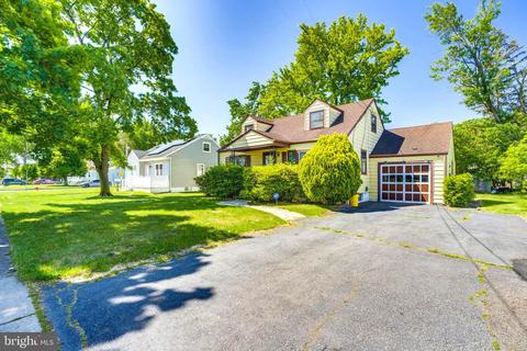 725 Parkway Ave, Trenton, NJ 08618