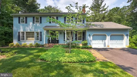 13 Monterey Dr, Princeton Junction, NJ 08550