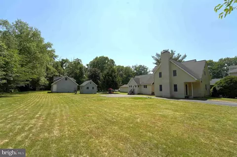 47 Diverty Rd, Pennington, NJ 08534