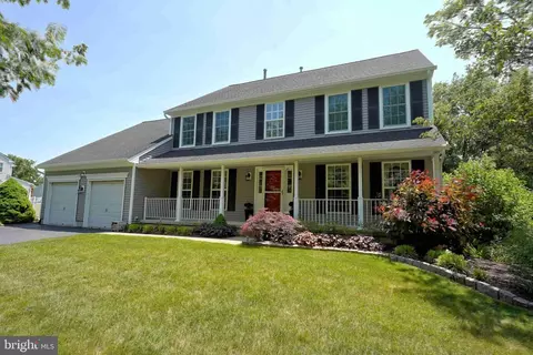 104 Sycamore Dr, Robbinsville, NJ 08691