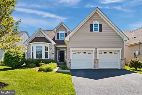 13 Norton Ave, Hightstown, NJ 08520
