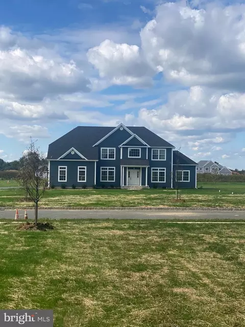 7 Nicole Ct, Hamilton, NJ 08620