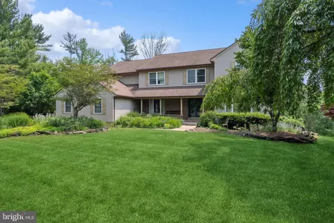 9 Highfield Ct, Lawrence Township, NJ 08648