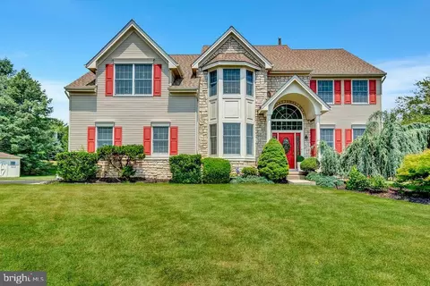 8 Shelley Ct, Princeton Junction, NJ 08550