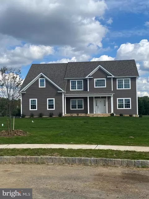 10 Nicole Ct, Hamilton, NJ 08620