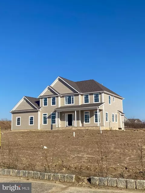 2 Oakwood Ct, Hamilton, NJ 08620