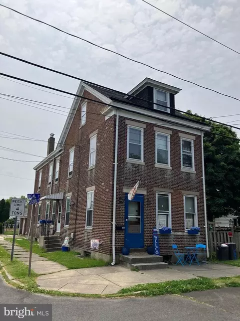 53 Beal St, Hamilton, NJ 08610
