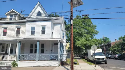 928 Chestnut Ave, Trenton, NJ 08611